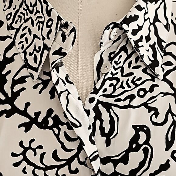 NWOT Zara Blouse Black White Floral Spring Vacation Brunch - Picture 3 of 7